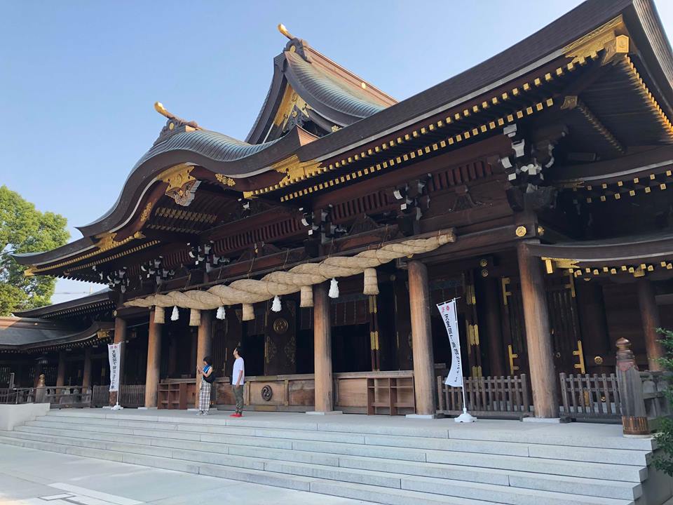 寒川神社拝殿